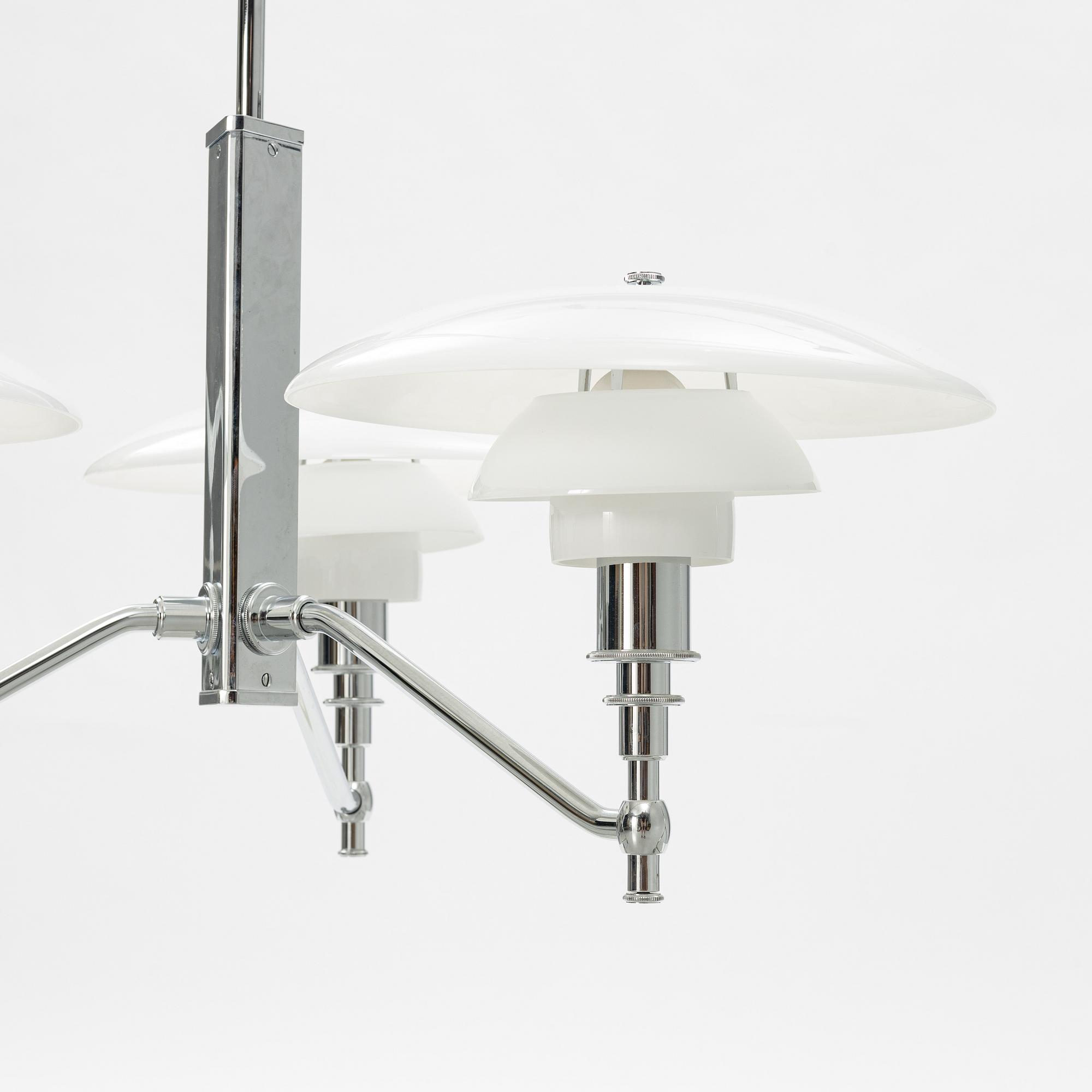 Poul Henningsen, taklampa, "PH 3/2 Akademi", Louis Poulsen, Danmark.