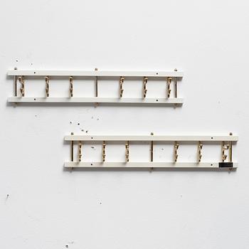 Klädhängare, ett par, "Dekorativ", Skoglunds metallgjuteri, Anderstorp, 1950-/60-tal.