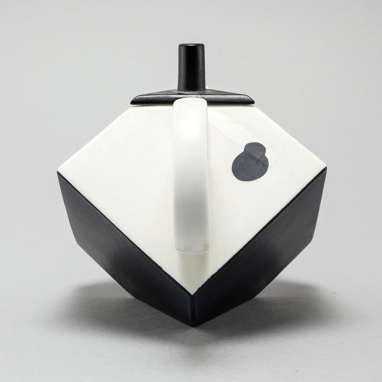 ROLF SINNEMARK, tekanna, porslin, "Cube", Rörstrand.