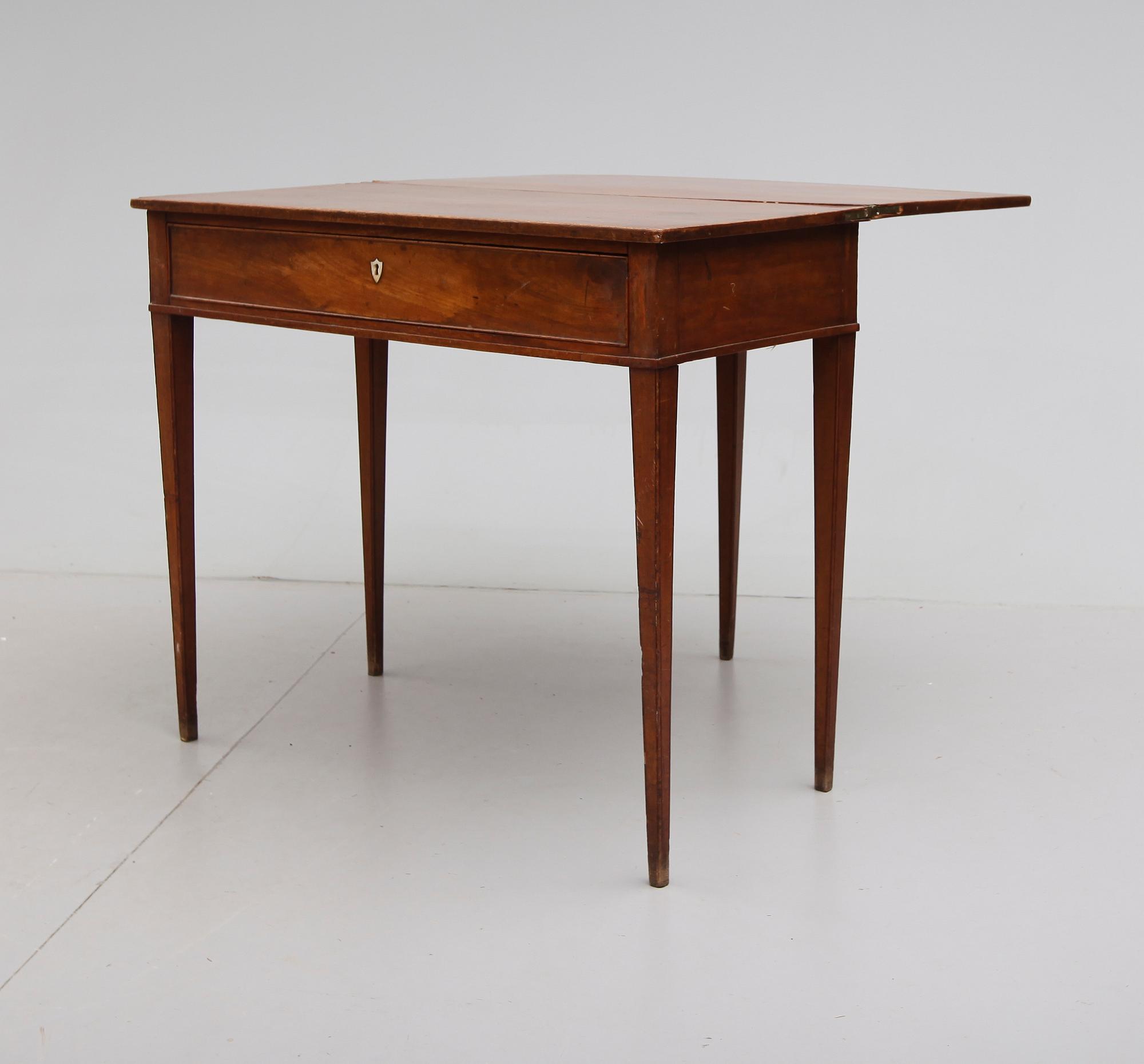 SPELBORD, sengustavianskt, omkring år 1800.