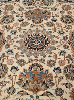 A carpet, Old Kashan, ca 521 x 364 cm.