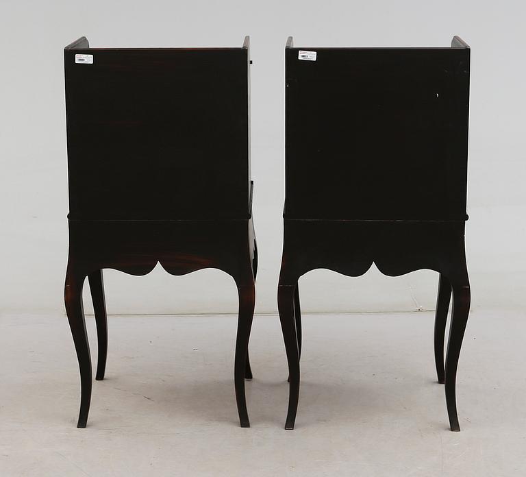 SÄNGBORD, 1 par, rokokostil, för Nationalmuseum, 1900-talets andra hälft.