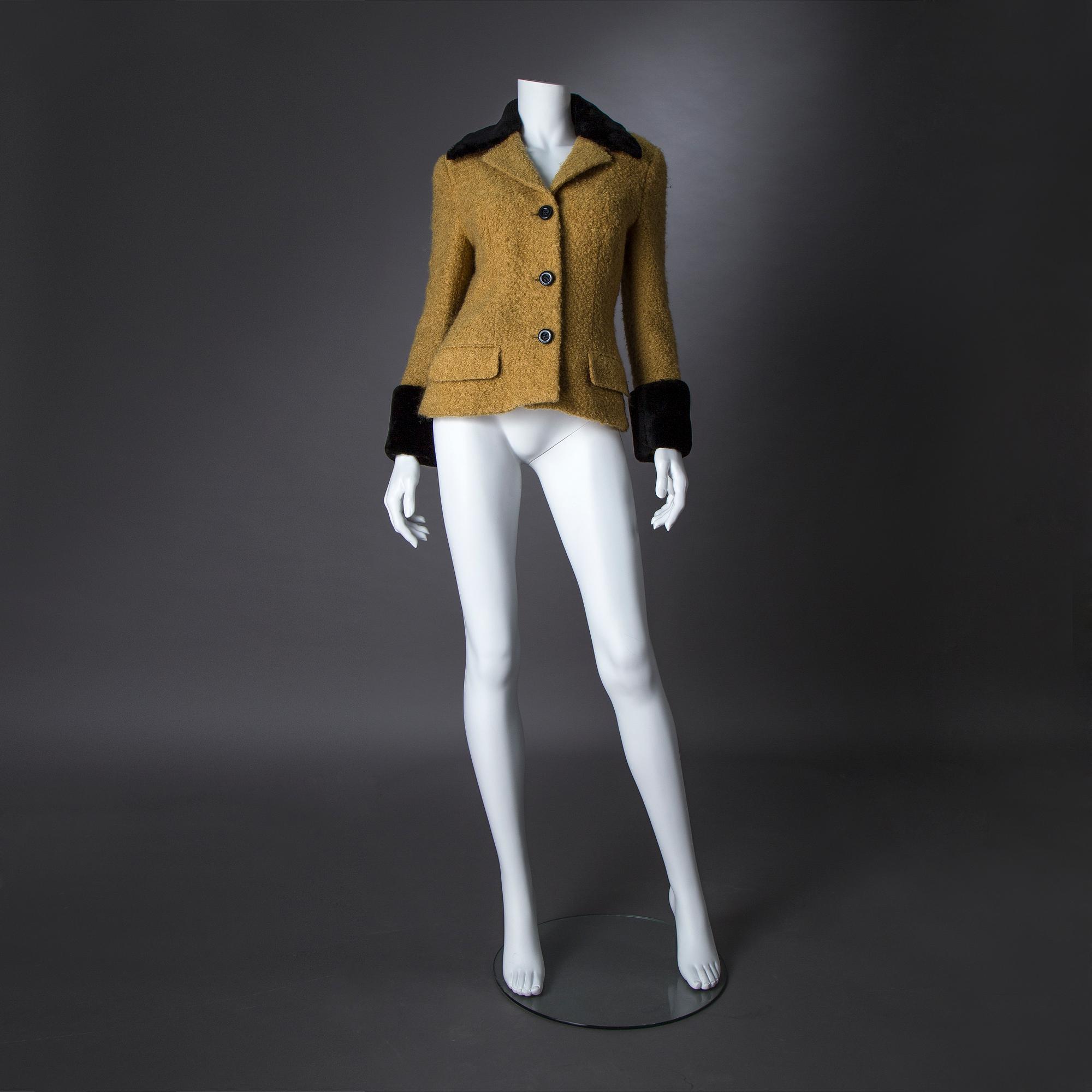 DOLCE & GABBANA, jacka storlek 40.
