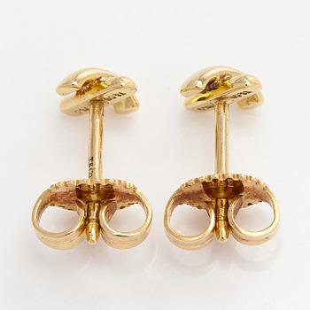 Tiffany & Co, a pair of 18K gold 'Cross Stitch' earrings.