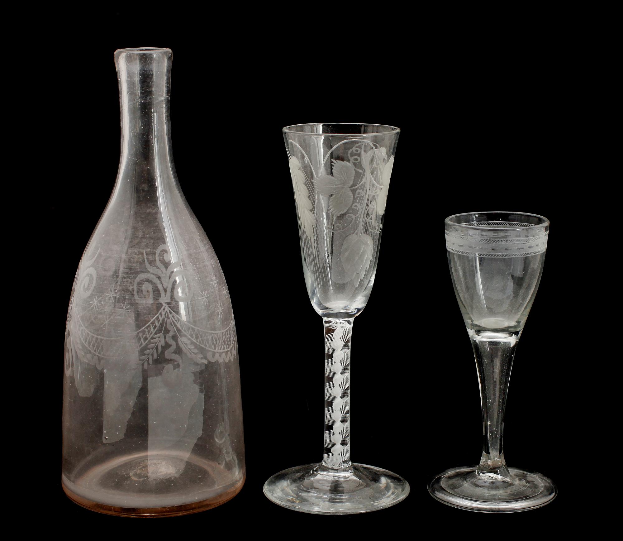 KARAFF SAMT 2 VINGLAS, 1800-talets första hälft.