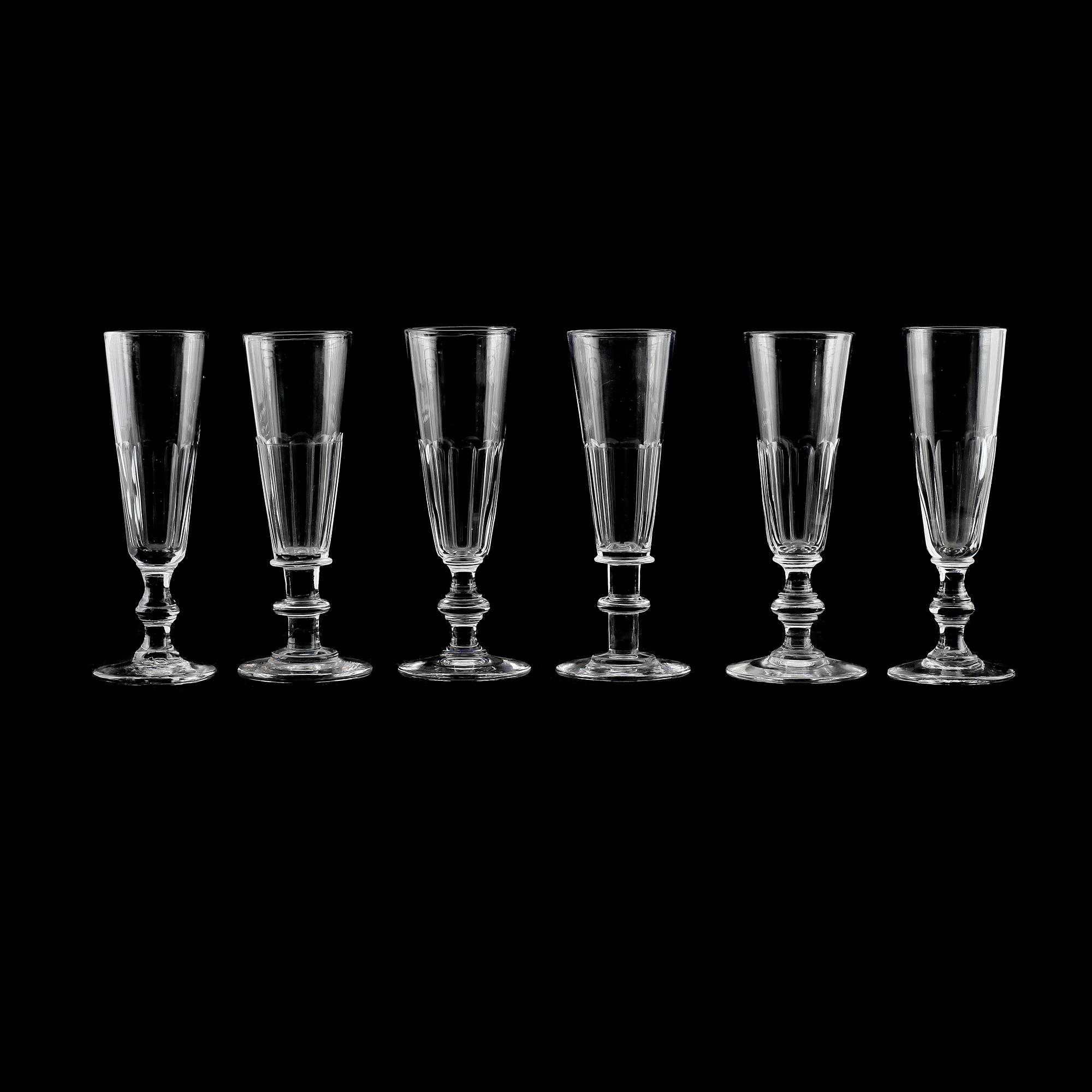 CHAMPAGNESTRUTAR, 6 st snarlika, glas, 1800-talets andra hälft.