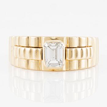Ring, 18K gold with emerald-cut diamond.