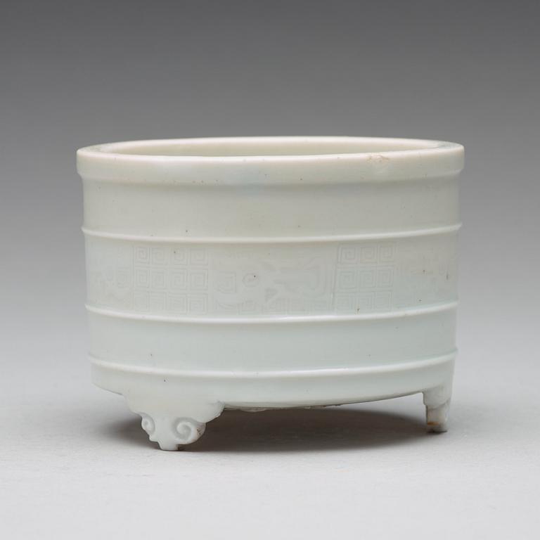 RÖKELSEKAR, blanc de chine. Qingdynastin, Kangxi  (1664-1722).