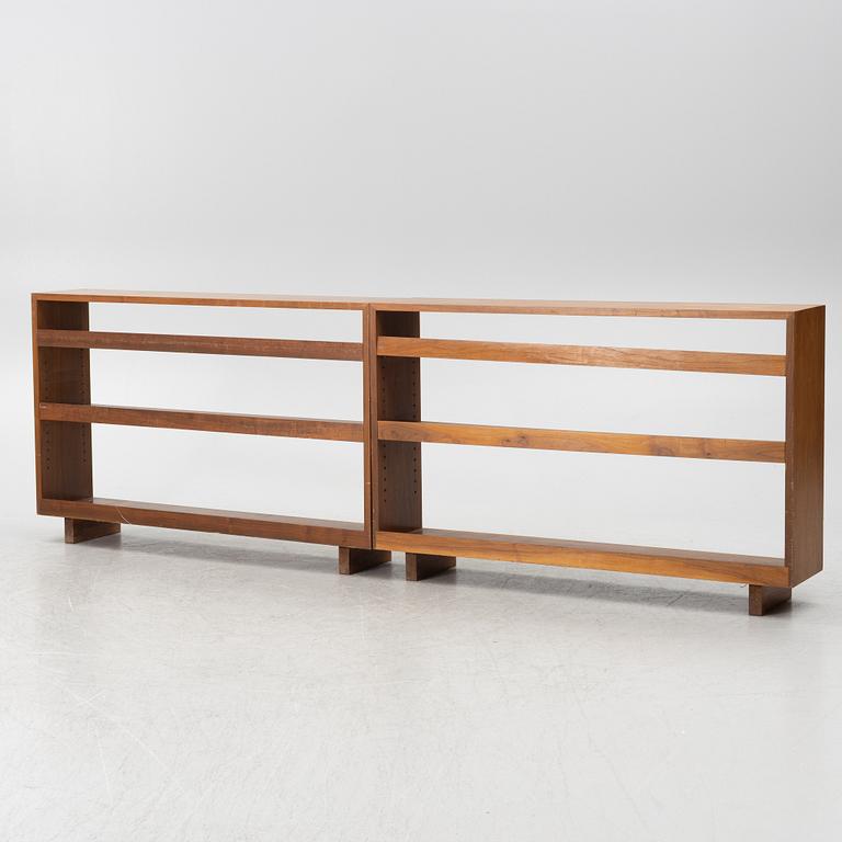 Josef Frank, a pair of model B 1142 bookcases, Firma Svenskt Tenn, before 1985.