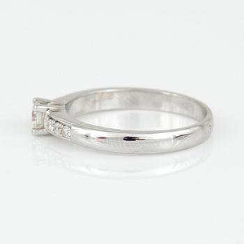 RING, 14K vitguld med briljantslipade diamanter, tot ca 0,29 ct. Vikt 2,88 g.