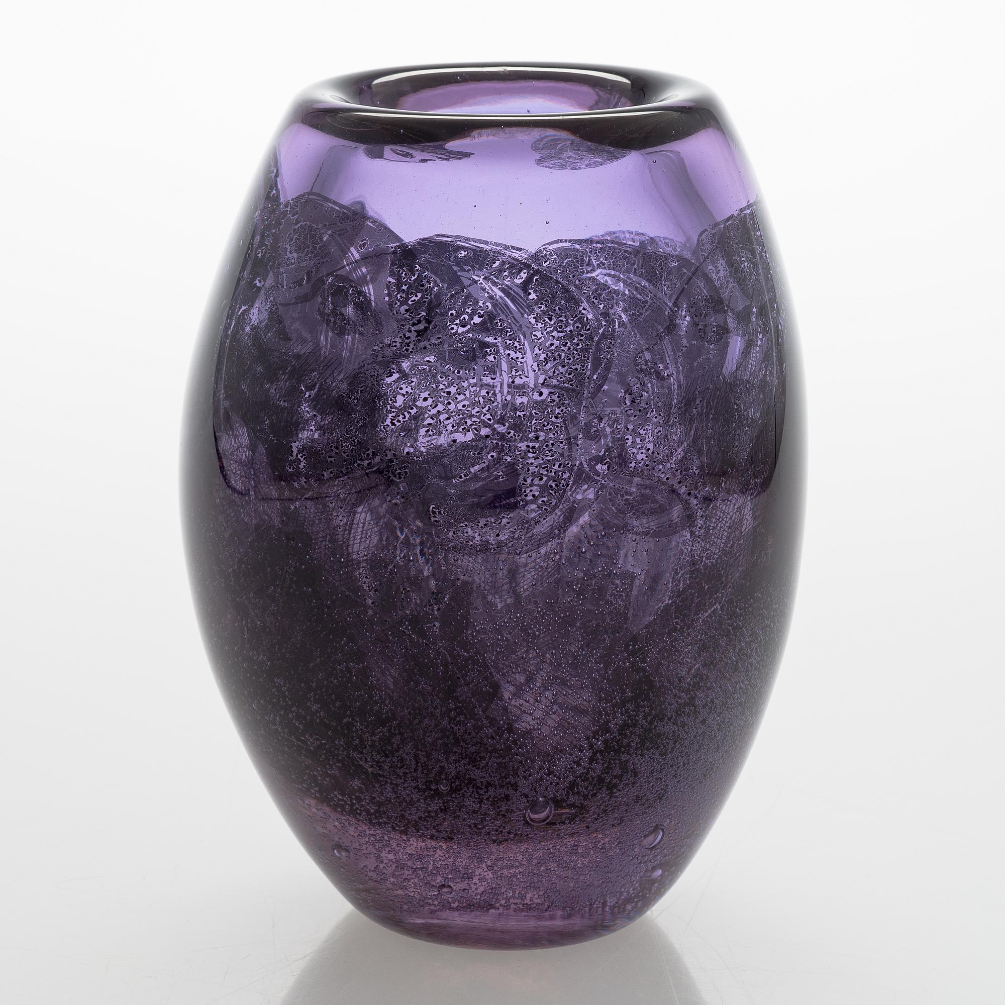 Sini Majuri, a glass sculpture, 'Motion' signed Sini Majuri 2021, Glass Studio Mafka&Alakoski Riihimäki.