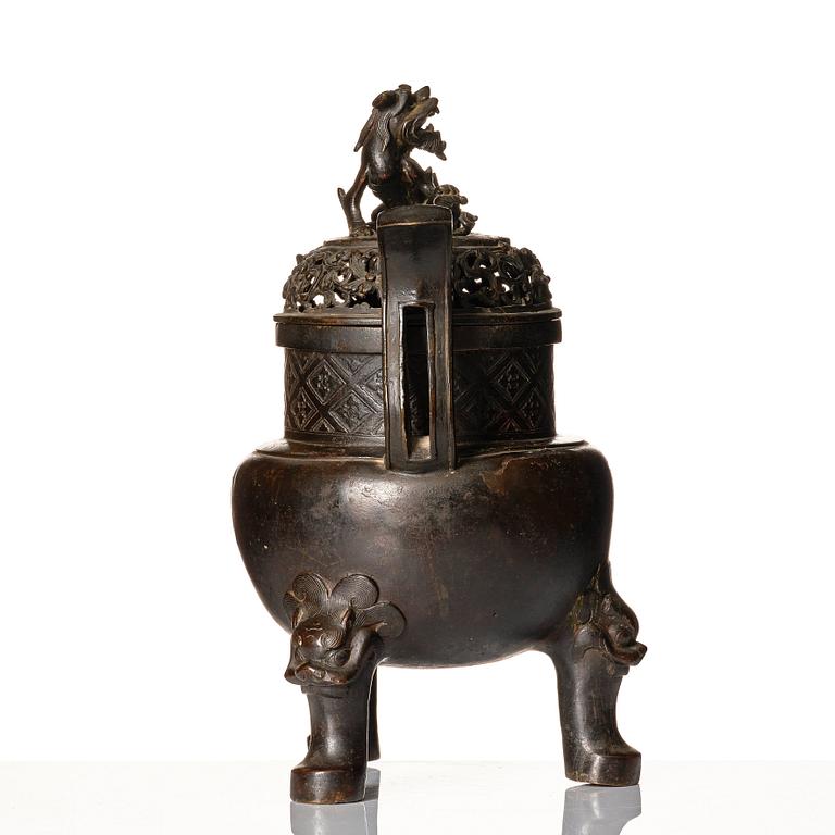 Rökelsekar med lock, brons. Mingdynastin (1368-1644).