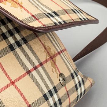 A BURBERRY CROSSBODY MESSENGER BAG.