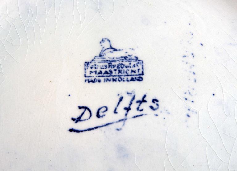 URNOR, ett par, fajans, Delft 1900-tal.