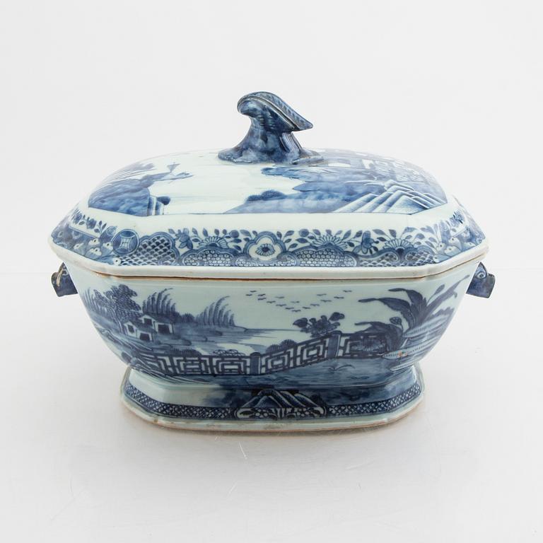 Terrin med lock Kina Qianlong (1736-95) porslin.