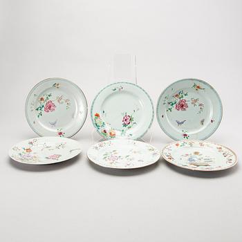 A set of six Chinese Qianlong porcelain plates.