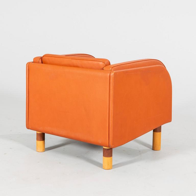 A "EJ20" sofa and armchair by Jørgen Gammelgaard for Erik Jørgensen from the late 20th century.