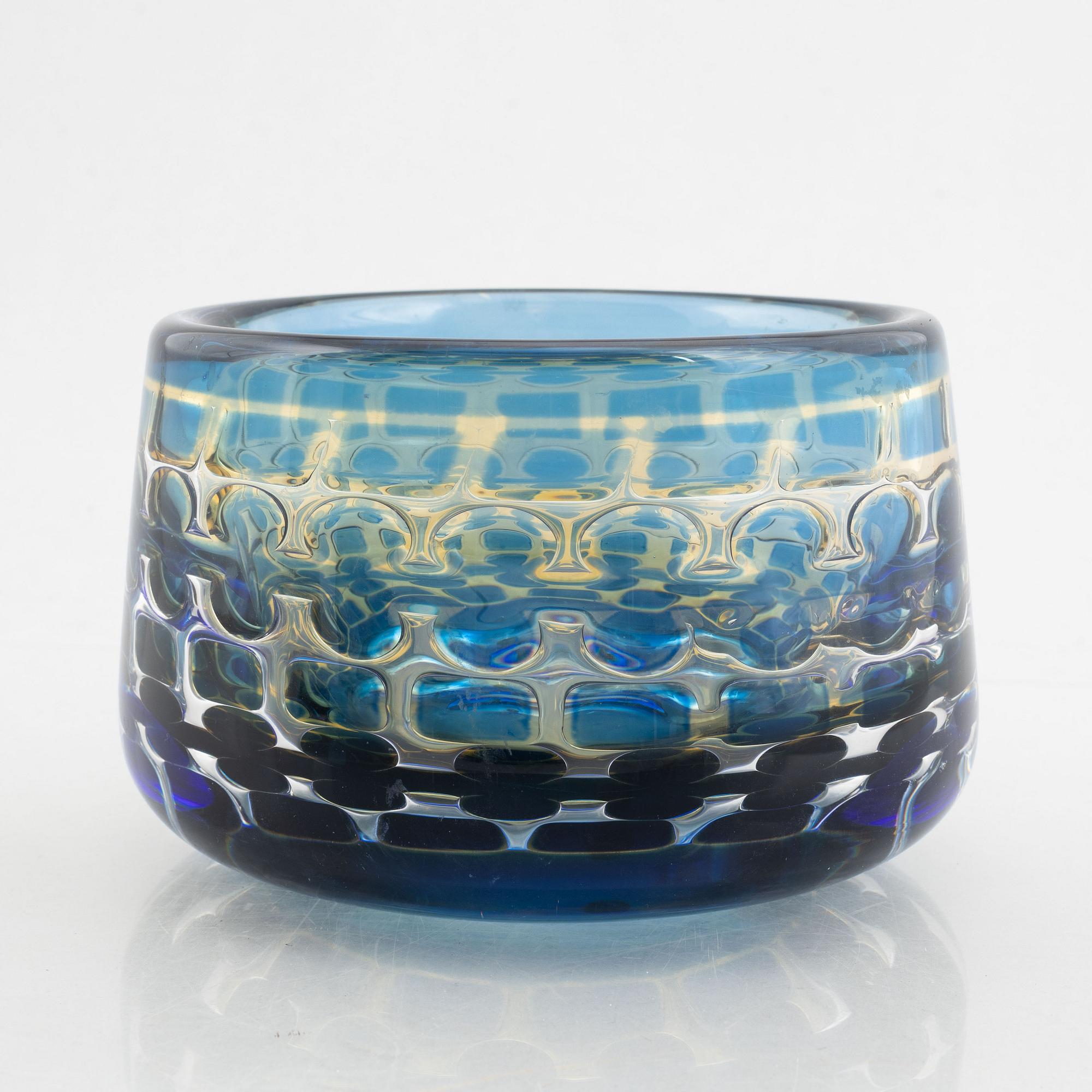 Ingeborg Lundin, an 'Ariel' glass bowl, Orrefors 1970.