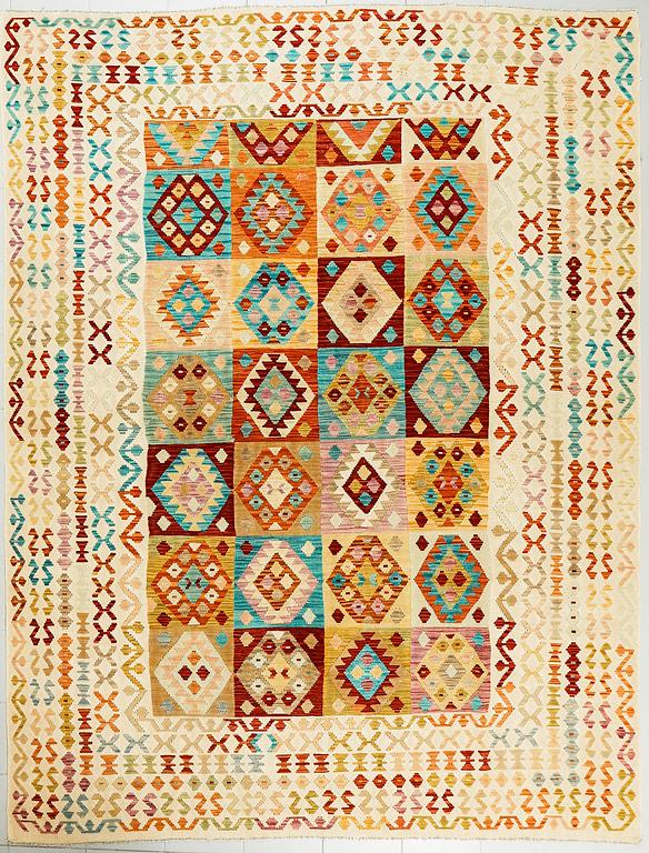 MATTA, kelim, 340 x 240 cm.