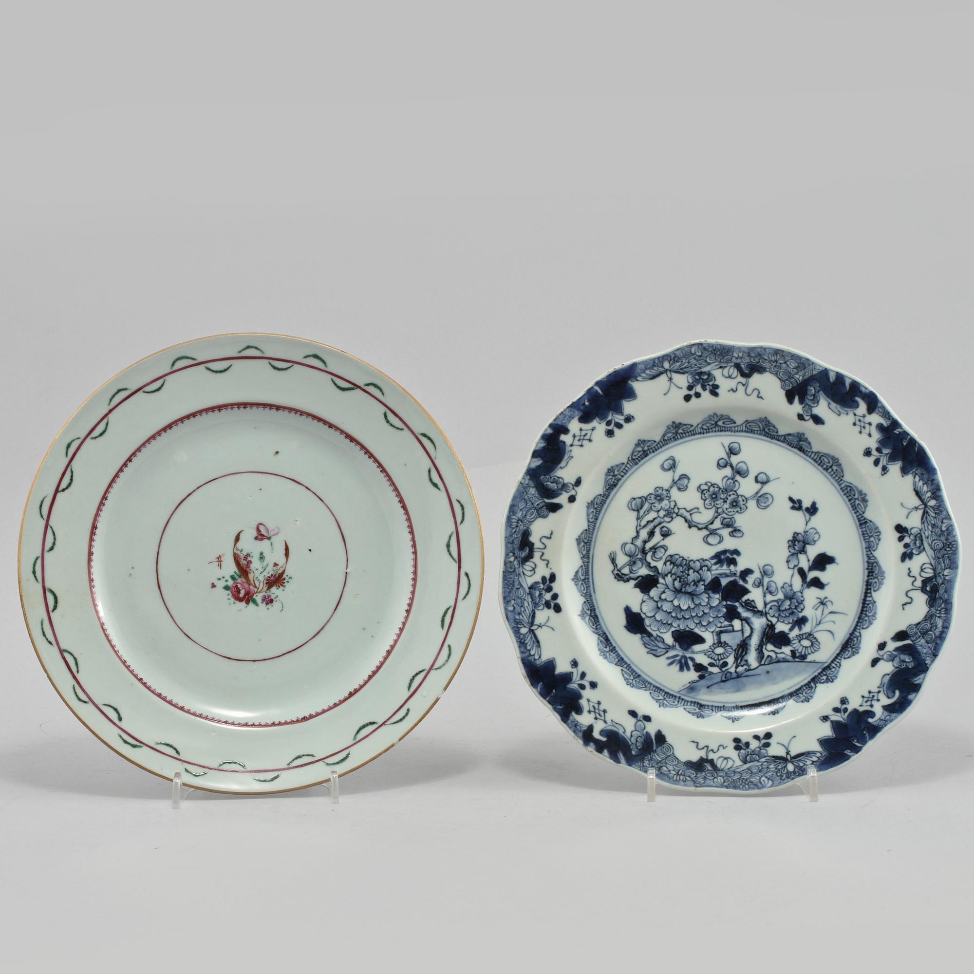 TALLRIKAR, 2 st, porslin, Kina, 1700-tal.
