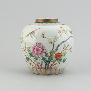 A famille rose jar, late Qing dynasty, circa 1900.