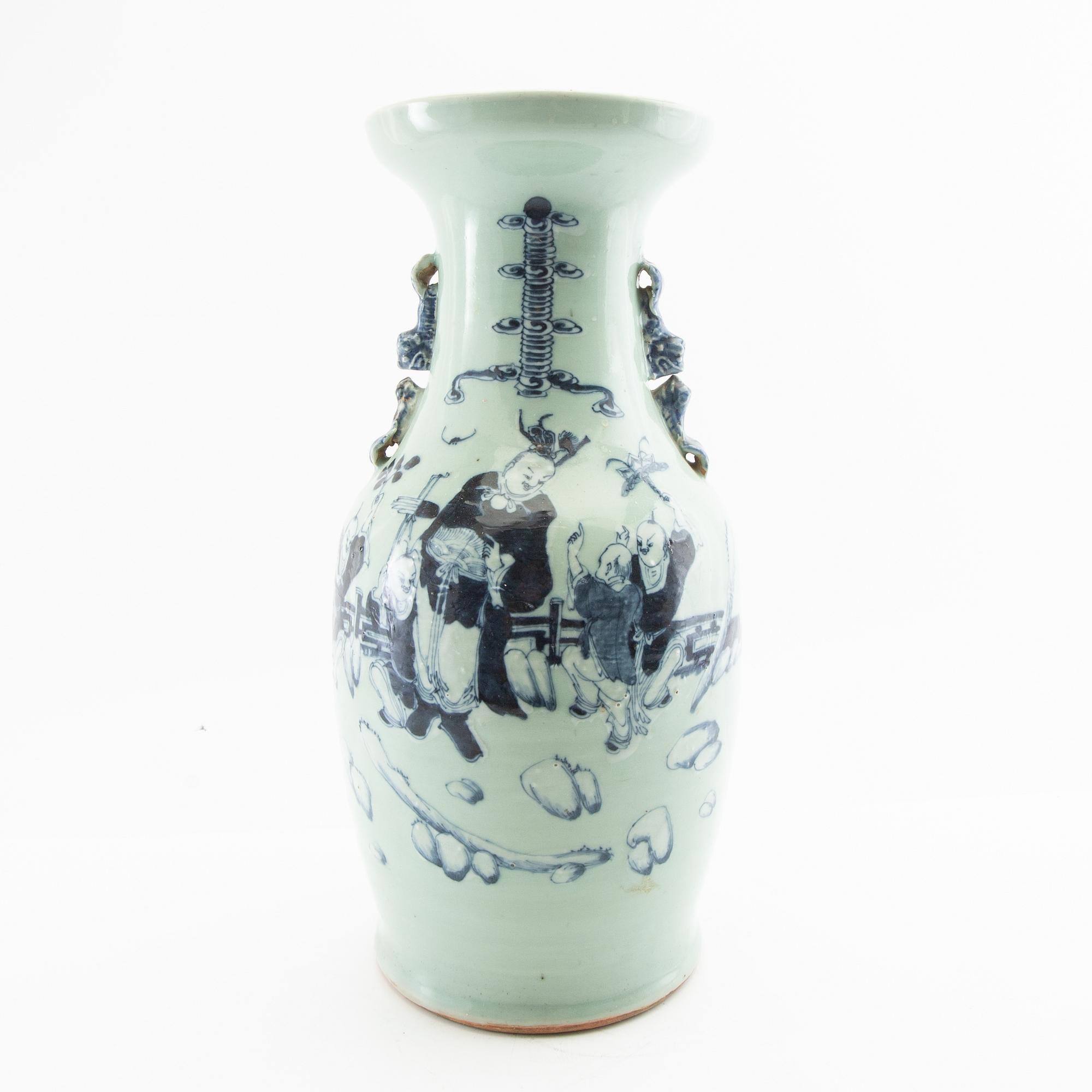 Floor vase China 20th century porcelain.
