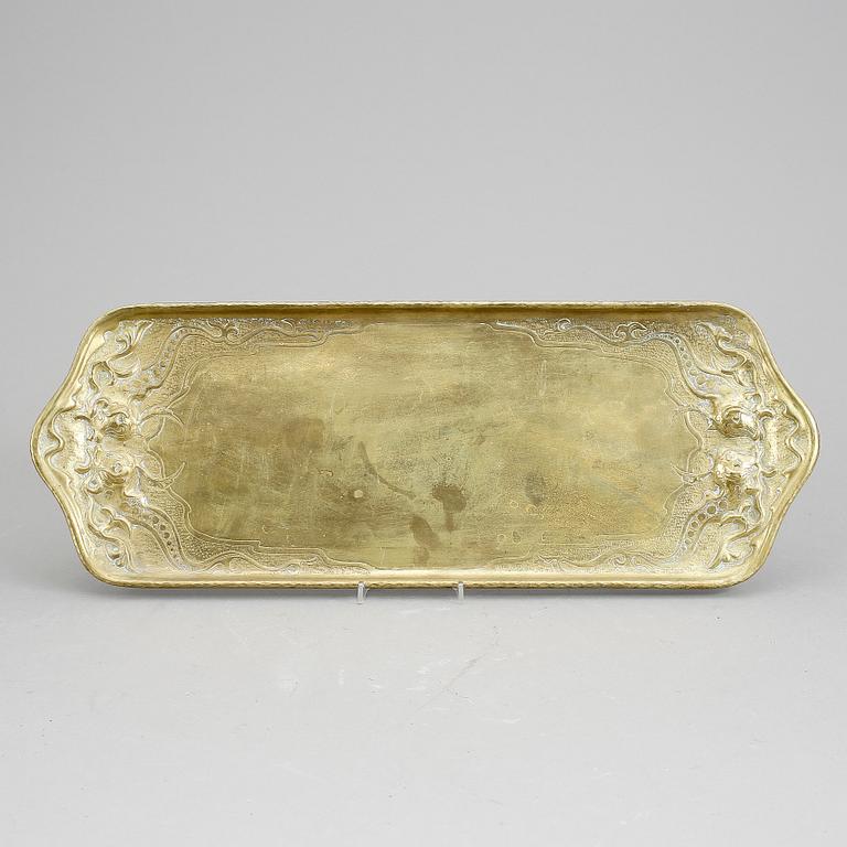 BRICKA, mässing, Lisa Andersson (Koppar-Lisa), tillskriven, Jugend, 1900-talets första hälft.