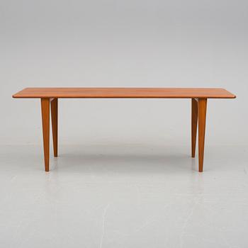 SOFFA, KARMSTOLAR, 2 st, Ole Wanscher, för France & Son, Danmark samt SOFFBORD, 1900-talets andra hälft.