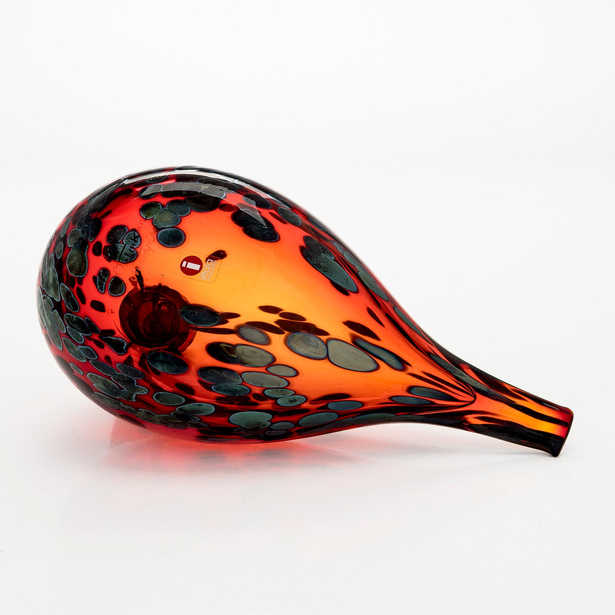 Oiva Toikka, glasfågel, "Ruby bird" signerad O. Toikka Nuutajärvi.