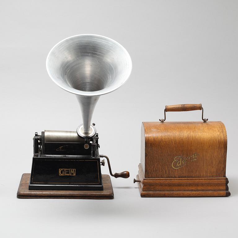 A phonograph from Edison, around the year 1900.