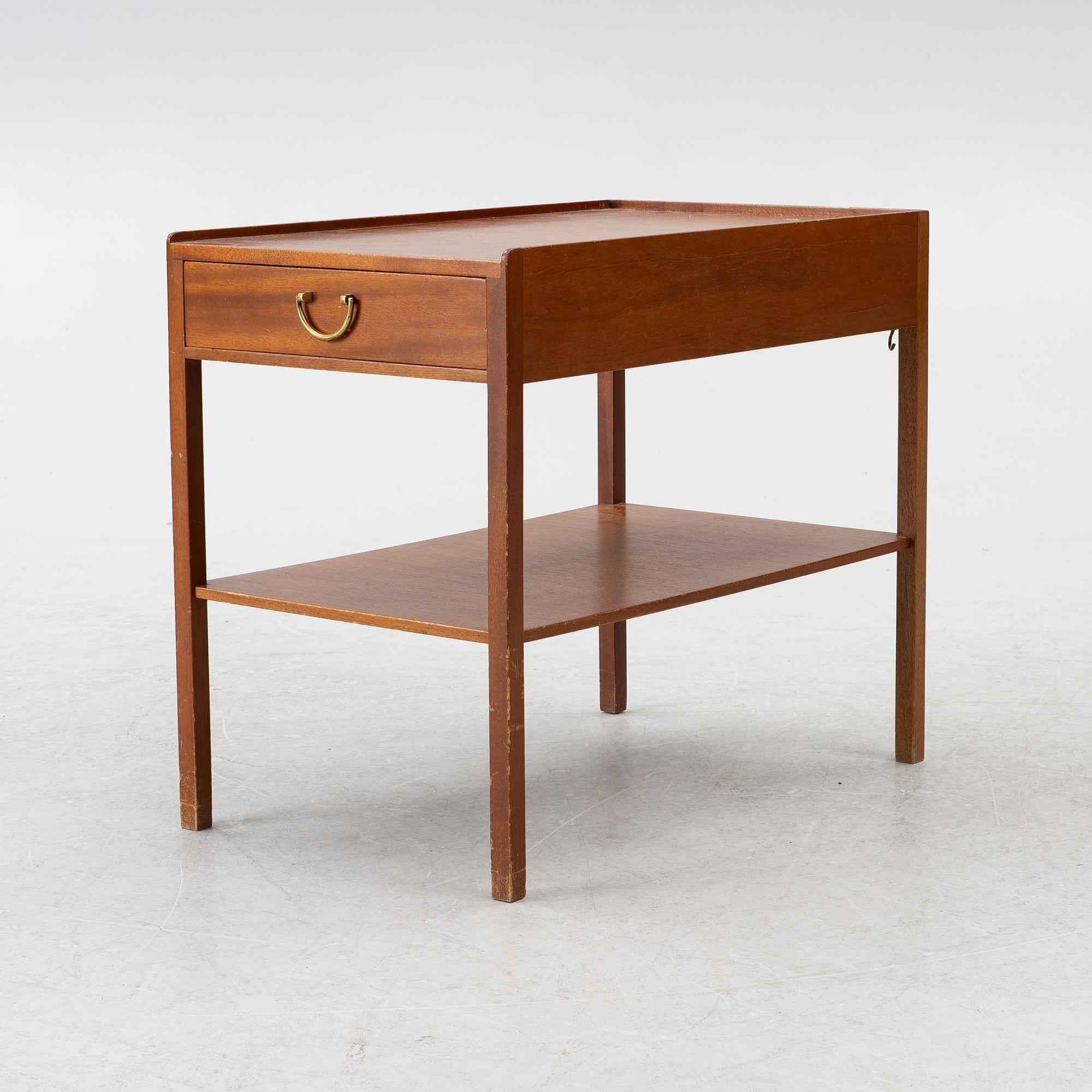 Josef Frank, sängbord, modell B 914, Firma Svenskt Tenn, före 1985.