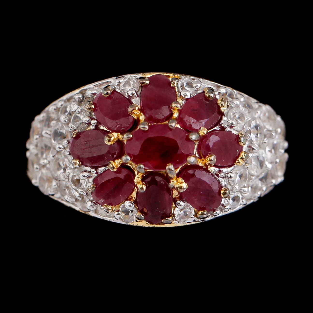 RING, förgyllt sterlingsilver, rubiner tot ca 2.00 ct, vita safirer tot ca 2.00 ct.