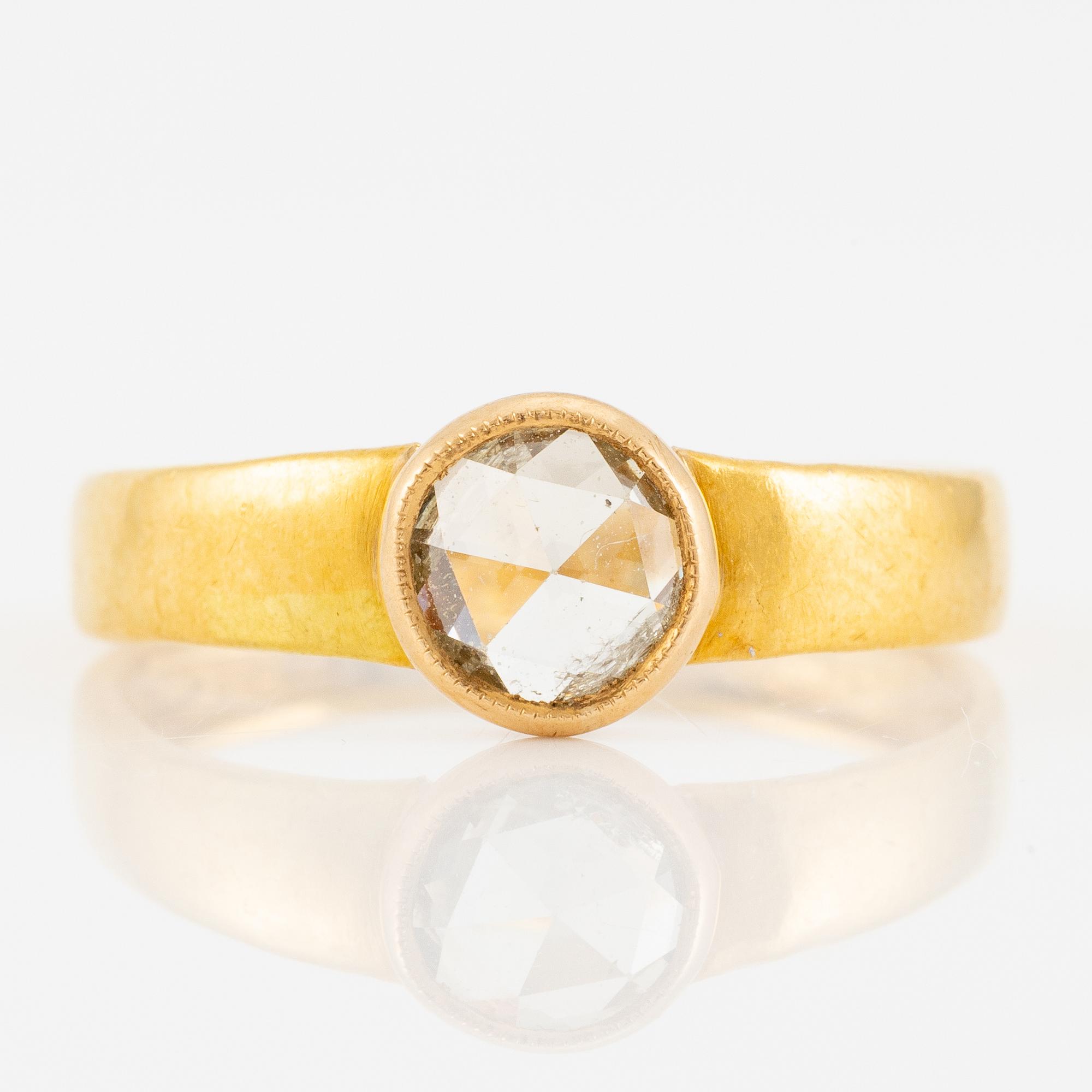 Ring, 23K gold with rose-cut diamond.