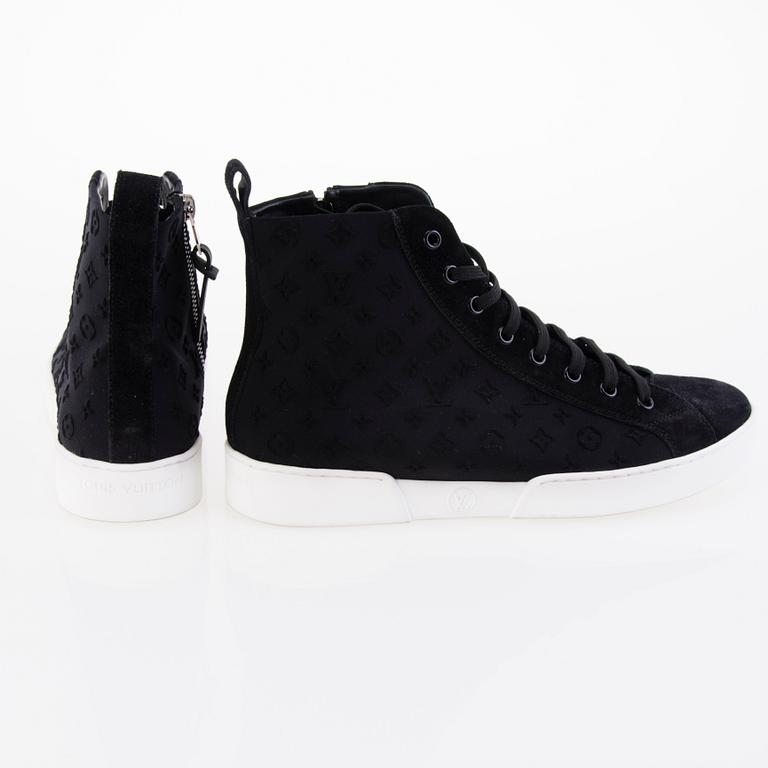 LOUIS VUITTON High Top Lace Up Sneakers in size 39.