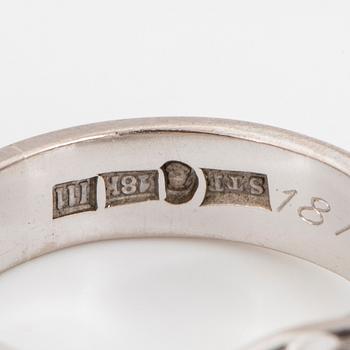 Princess-cut diamond ring, ca 2 ct.