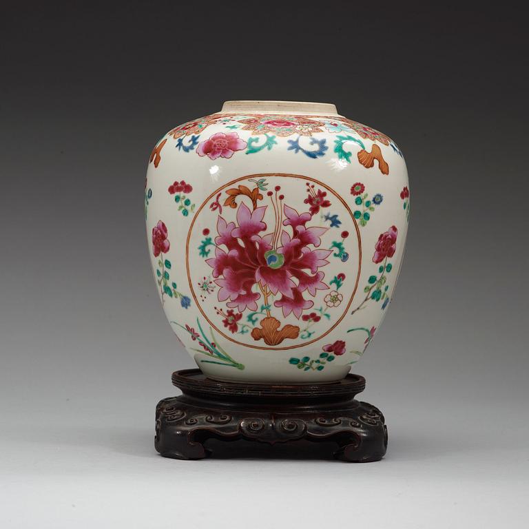 URNA, kompaniporslin, Qing dynastin Qianlong (1736-95).