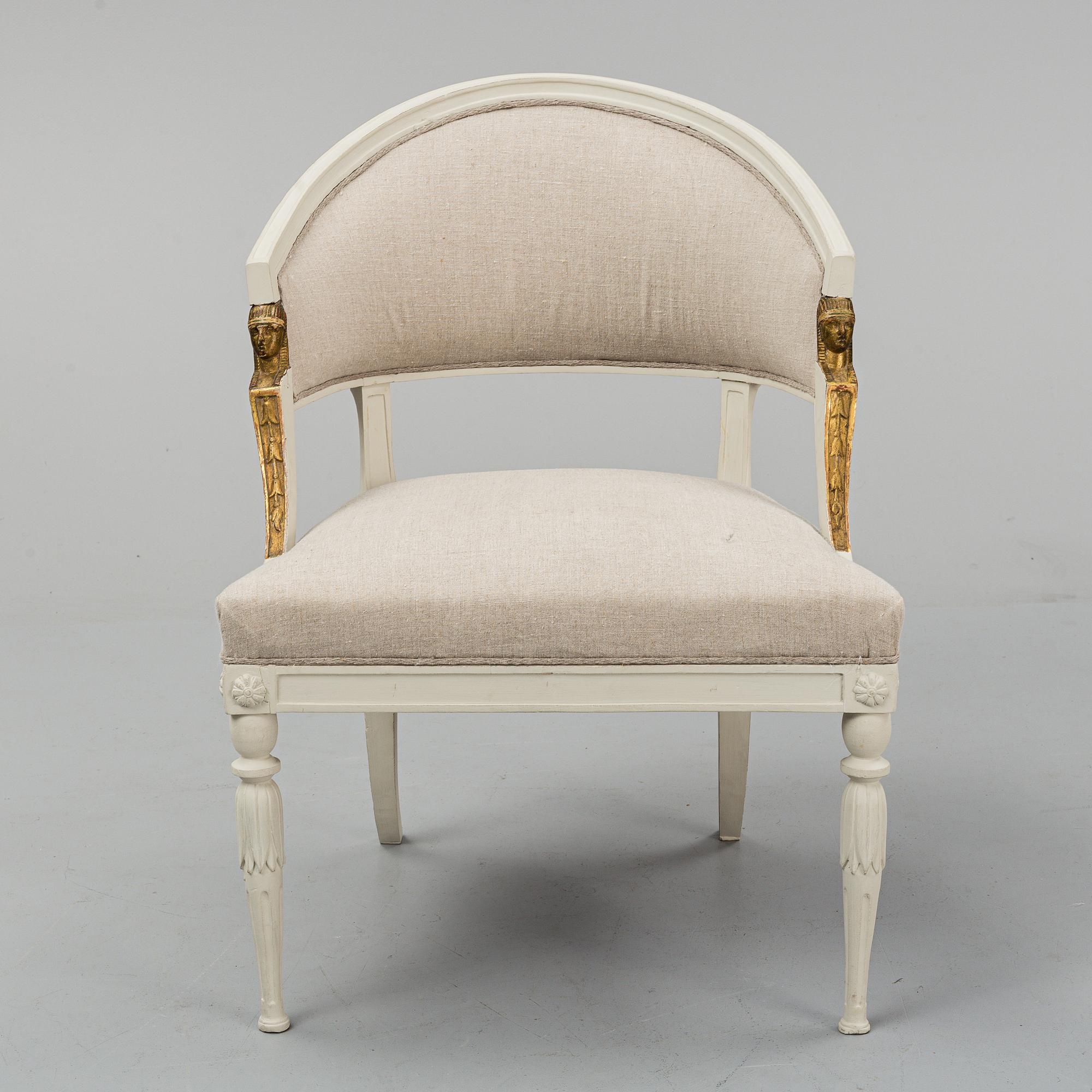 BALJFÅTÖLJ, Ephraim Ståhl, mästare i Stockholm 1794-1820, sengustaviansk samt med Stockholm stolmakarämbetes sigill.