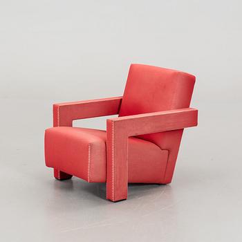 A GERRIT T RIETVELD "UTRECHT" ARMCHAIR.