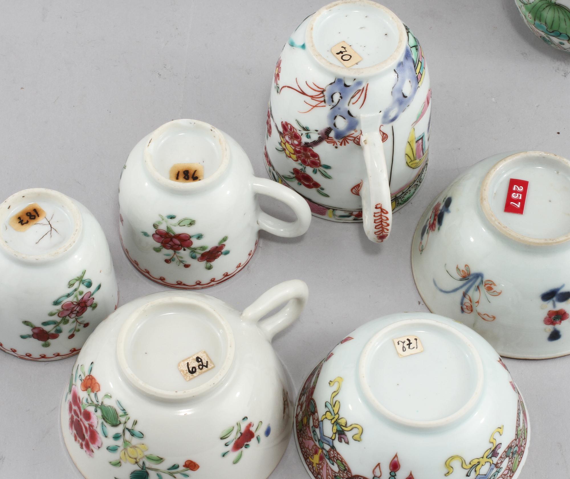 KOPPAR, 11 st, porslin, Kina, 1700/1800-tal.