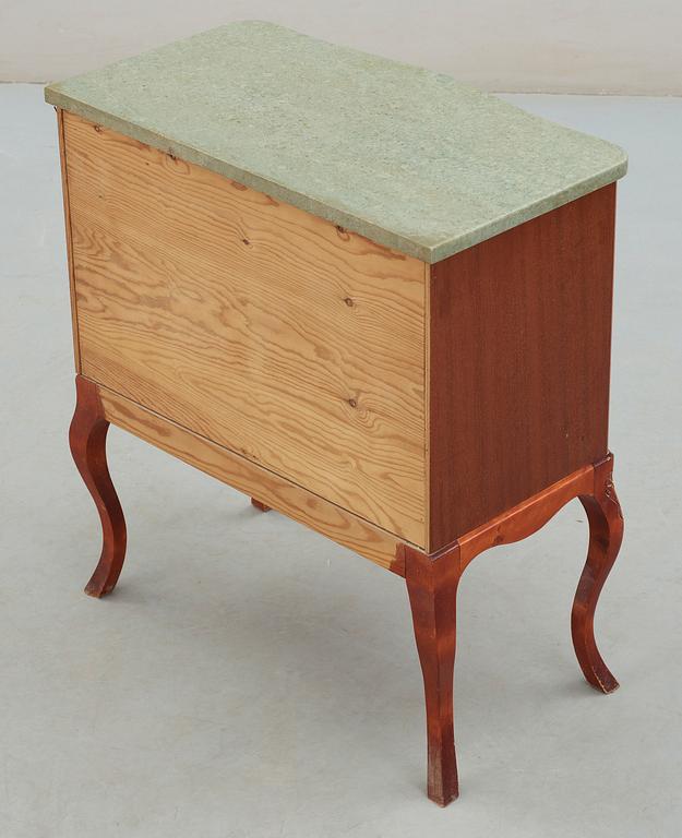 BYRÅ, rokokostil, 1900-tal.