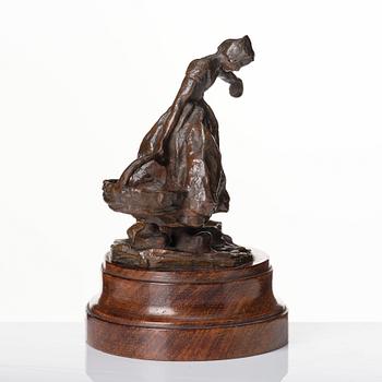 Carl Milles, Woman carrying water (for salt and pepper).