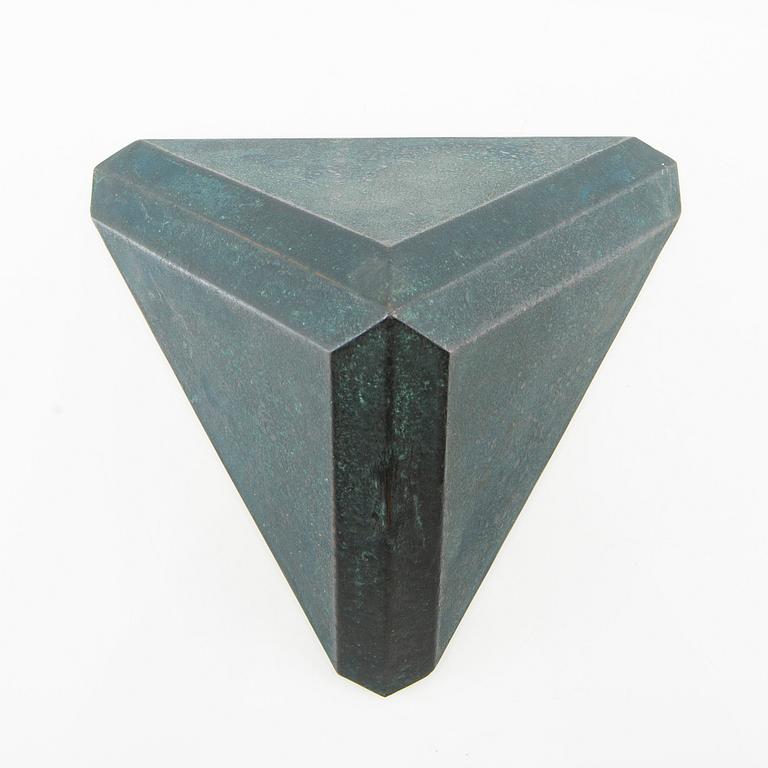 Carl Magnus, sculpture "Tetraed".