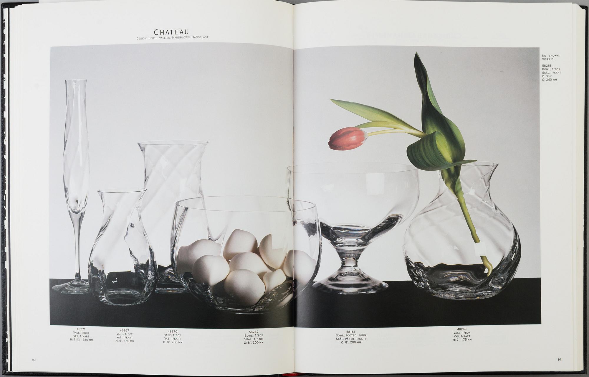 A lot of eleven books regarding Kosta and Kosta Boda glasbruk.