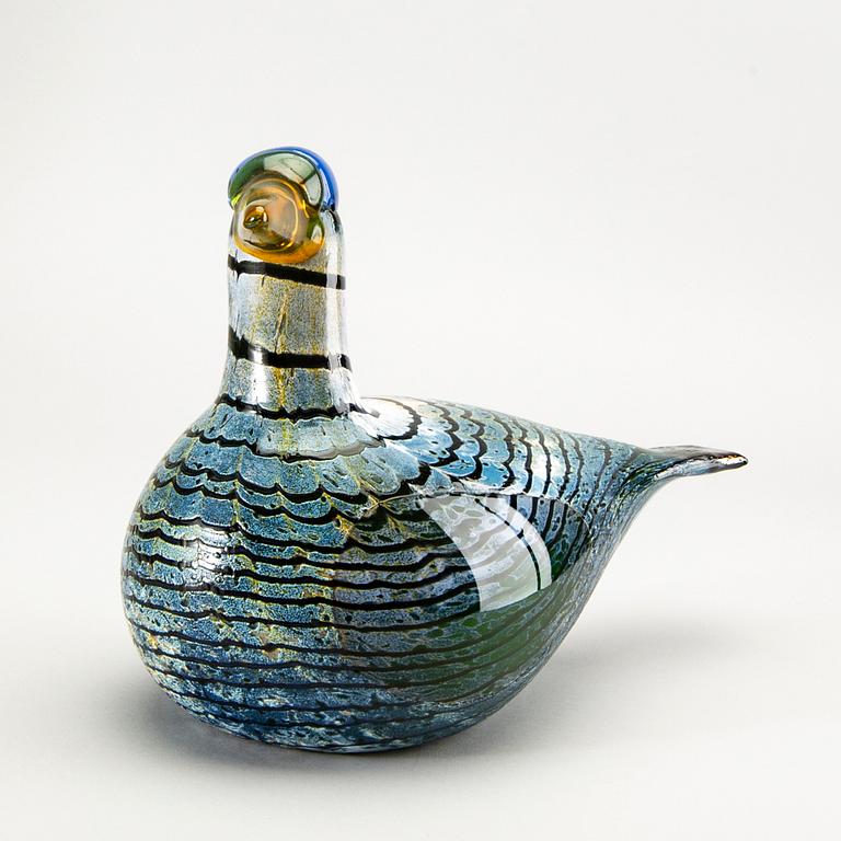 Oiva Toikka,  glass sculpture signed and numbered 852/2000 Nuutajärvi Finland.