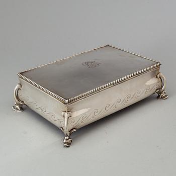 A silver cigar box by firma Karl Anderson in Stockholm 1927.