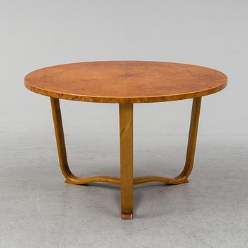 A 1930s table.