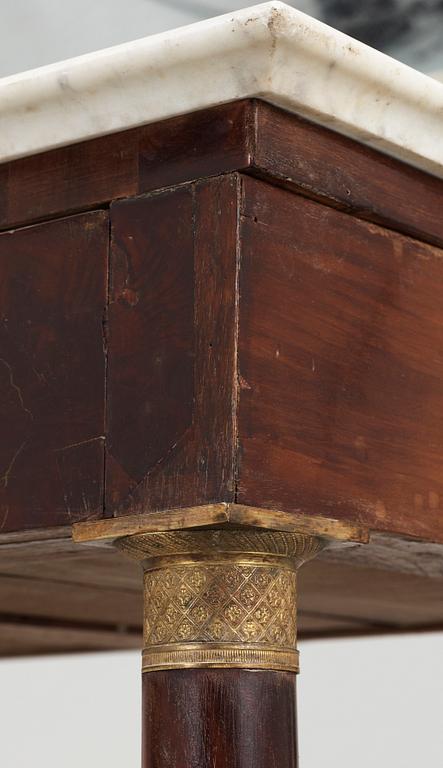 TOALETTBORD, empire, 1800-talets första hälft.