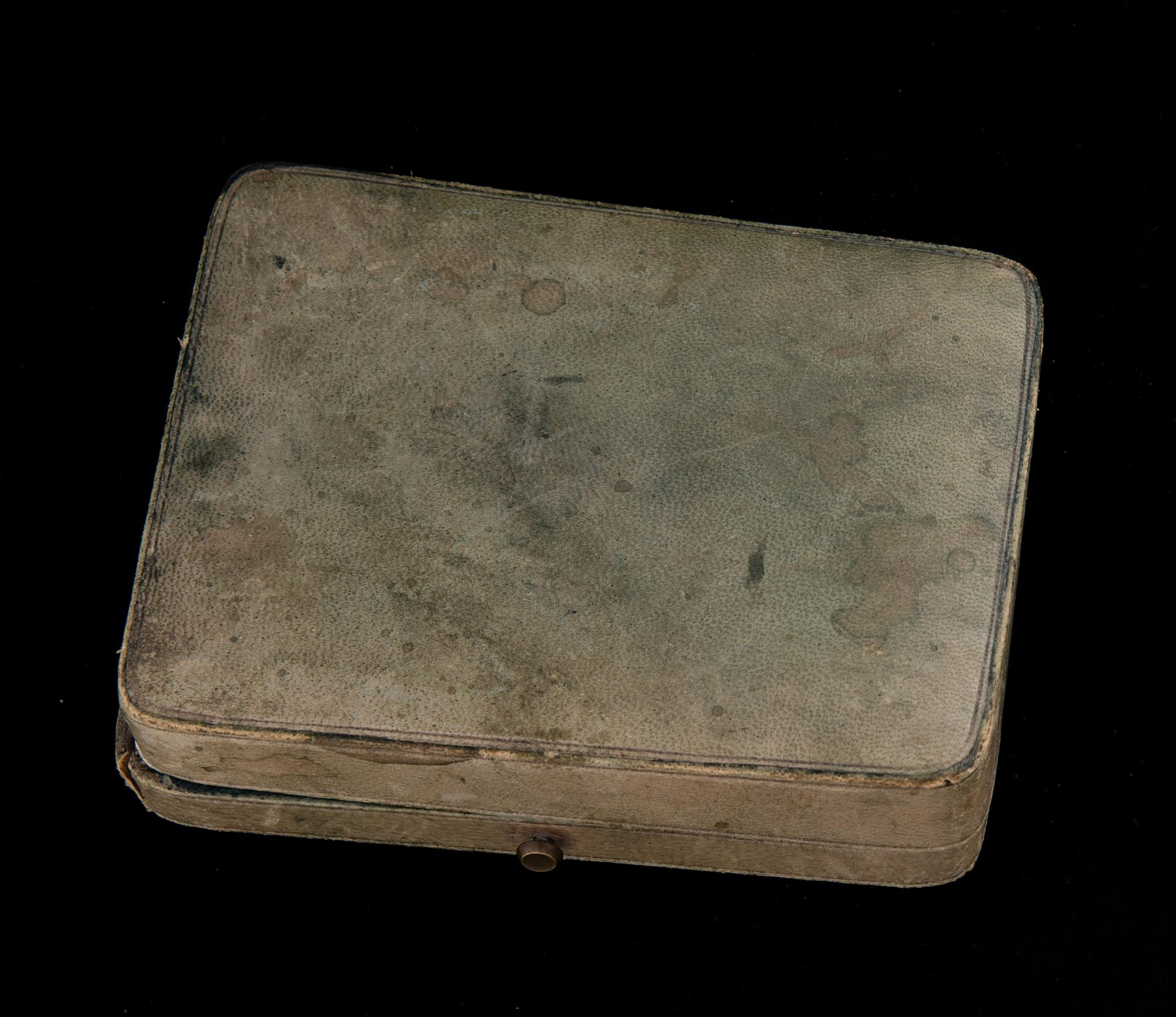 CIGARETTE CASE.