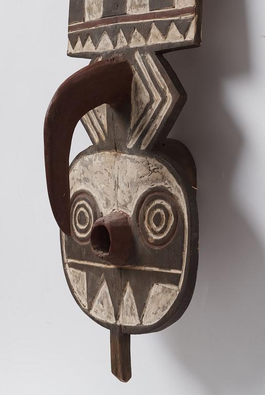 Plankmask, "Nwantantay" enligt uppgift ifrån Bwa, Burkina Faso, 1900-talets andra hälft.