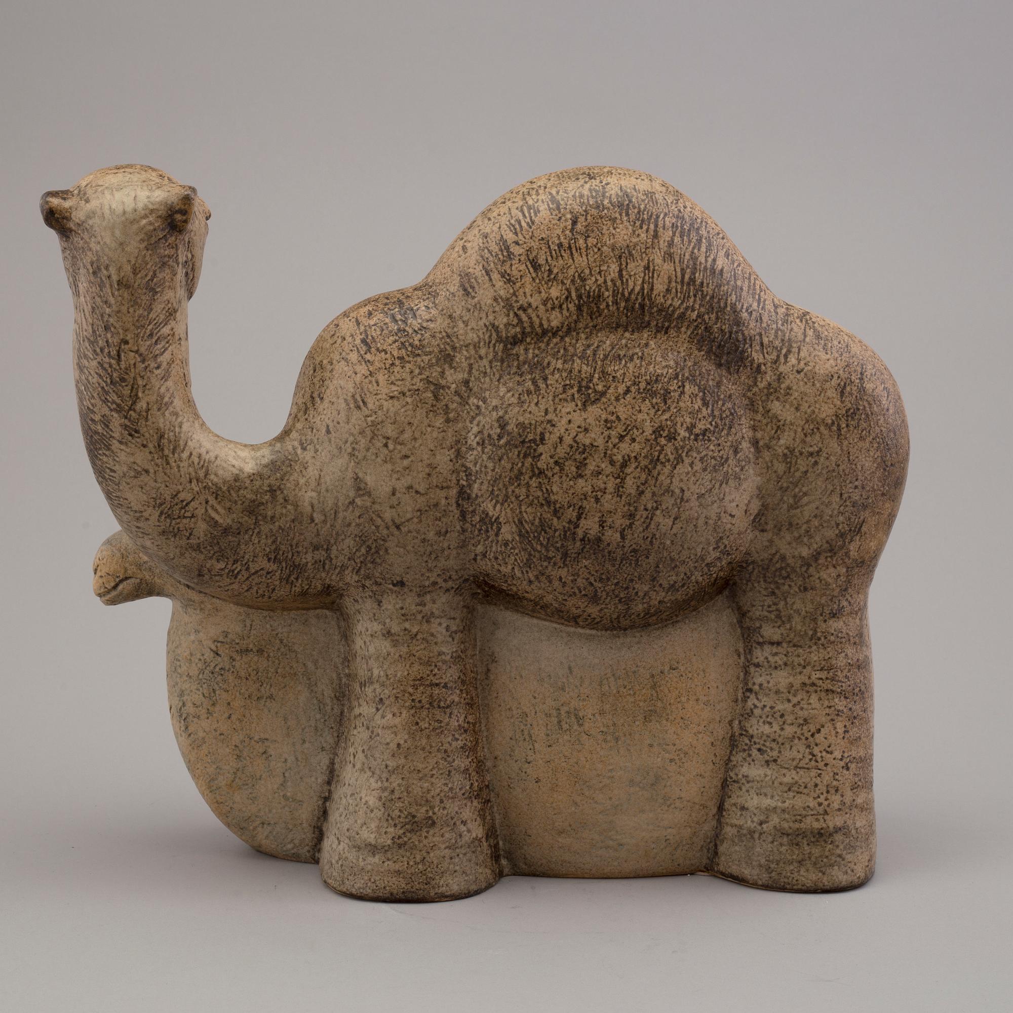 LISA LARSON, figurin, glaserat stengods, signerad Lisa L och daterad -93.